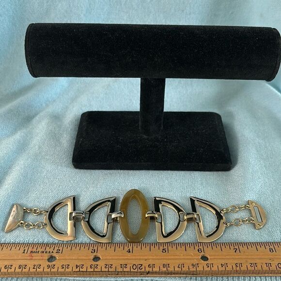 Chicos Half Moon w Green Link Bracelet - Picture 6 of 6